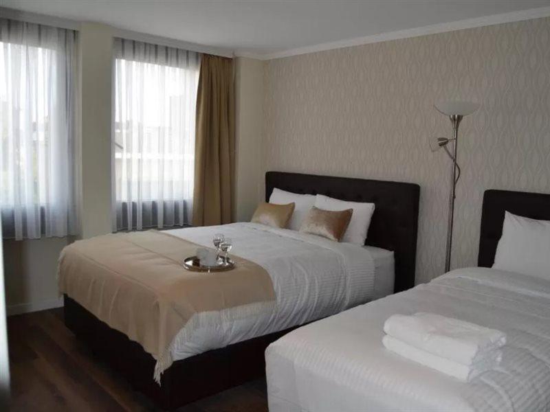 The Helmet Hotel Saint-Josse-ten-Noode Ngoại thất bức ảnh