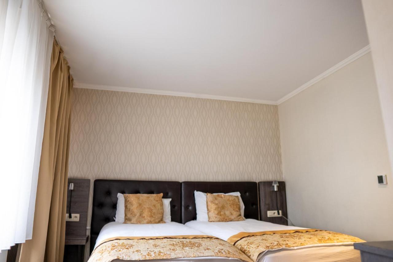 The Helmet Hotel Saint-Josse-ten-Noode Ngoại thất bức ảnh